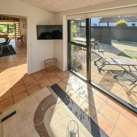 Hébergement de vacances 5 Bedroom Awesome In
