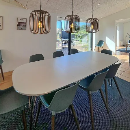 Дом отдыха 5 Bedroom Awesome In *