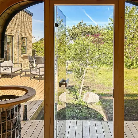 Amazing Home In Ebeltoft With Sauna Feriehus