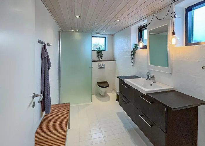 Feriehus 5 Bedroom Awesome In *