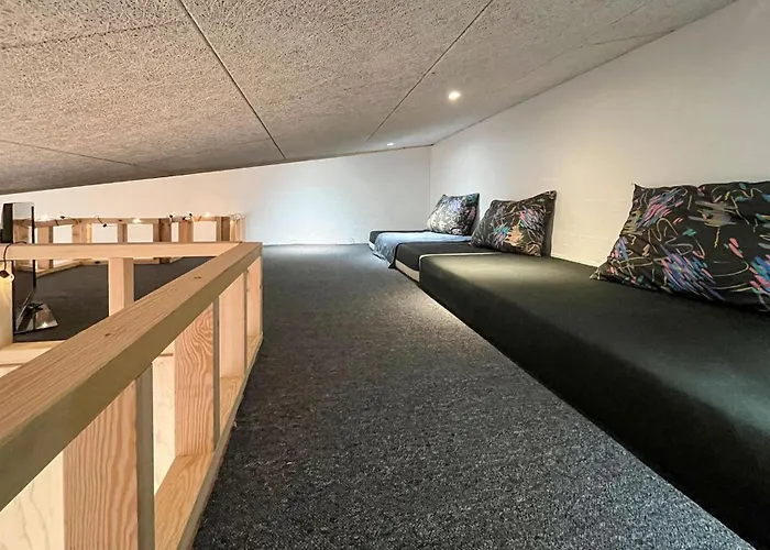 Feriehus 5 Bedroom Awesome In
